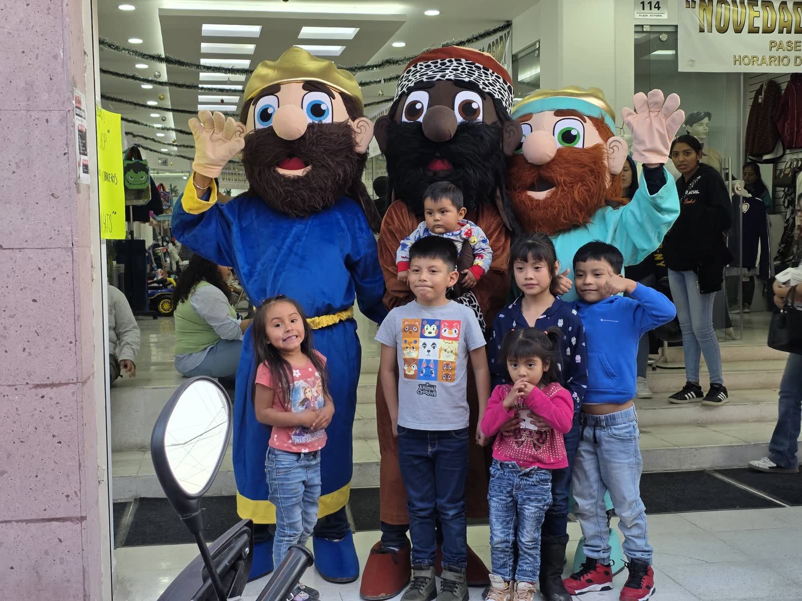 ¡Asi se vivió el Día de Reyes en Plaza Victoria!